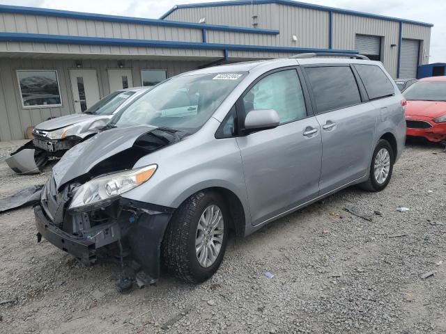 2013 TOYOTA SIENNA XLE, 