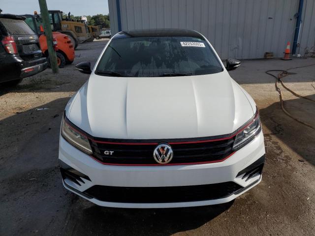 1VWJM7A37JC034864 - 2018 VOLKSWAGEN PASSAT GT WHITE photo 5