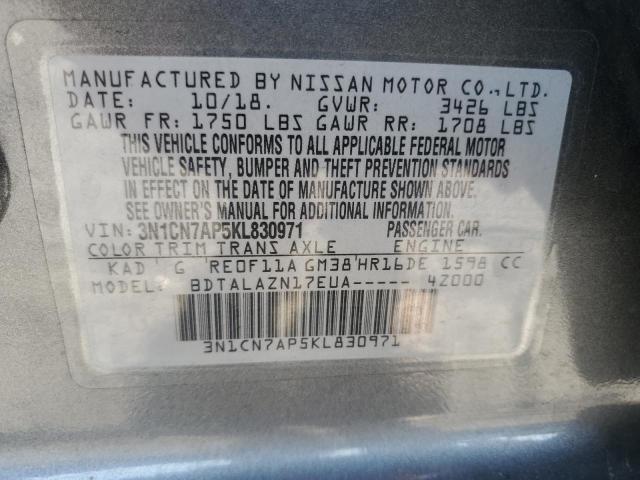 3N1CN7AP5KL830971 - 2019 NISSAN VERSA S 灰色 照片 12