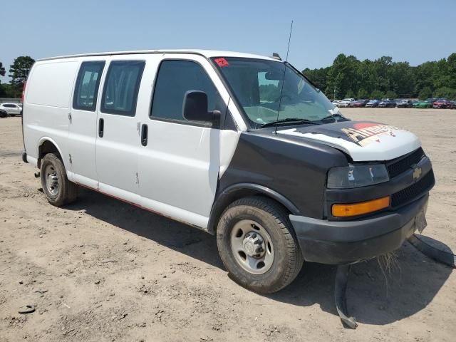 1GCWGAFG4K1153672 - 2019 CHEVROLET EXPRESS G2 WHITE photo 4