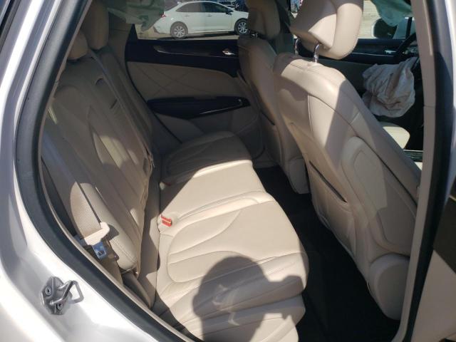 5LMTJ3DH1HUL55204 - 2017 LINCOLN MKC RESERVE თეთრი ფოტო 11