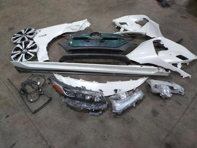 JTDKARFP5H3039384 - 2017 TOYOTA PRIUS PRIM თეთრი ფოტო 12