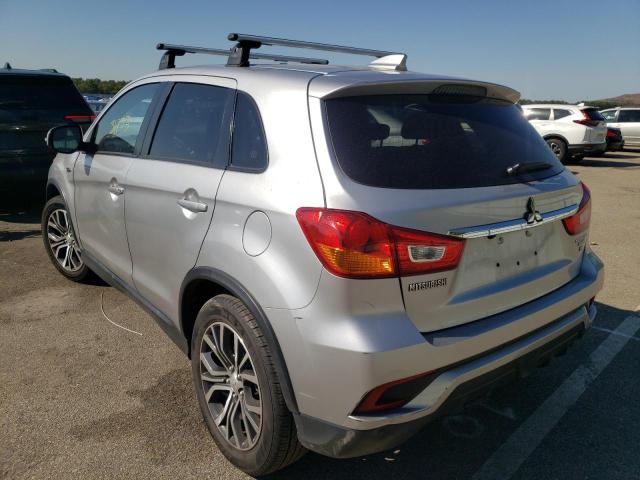 JA4AP3AW8JU024264 - 2018 MITSUBISHI OUTLANDER ES SILVER photo 3