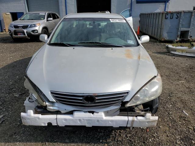 4T1BE32K55U068199 - 2005 TOYOTA CAMRY LE SILVER photo 5