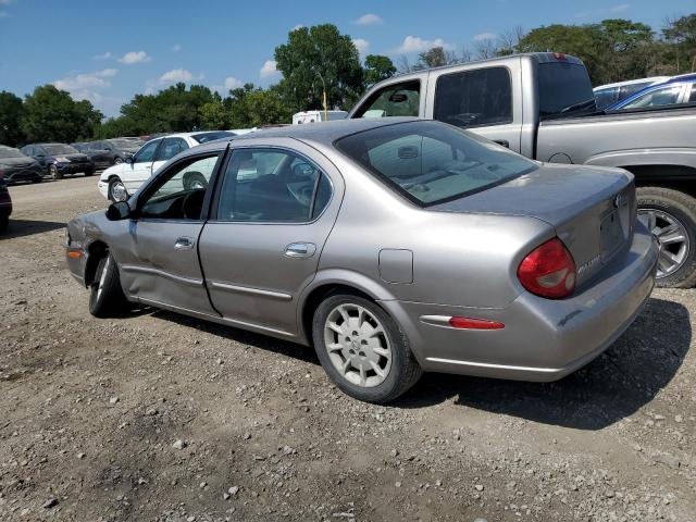 JN1CA31AXYT211996 - 2000 NISSAN MAXIMA GLE SILVER photo 2