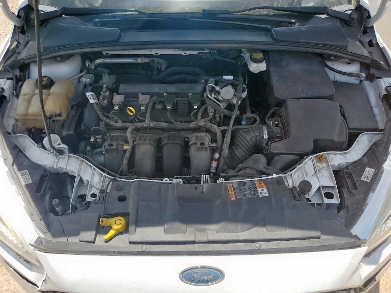 1FADP3K24JL321932 - 2018 FORD FOCUS SE 白色 照片 11