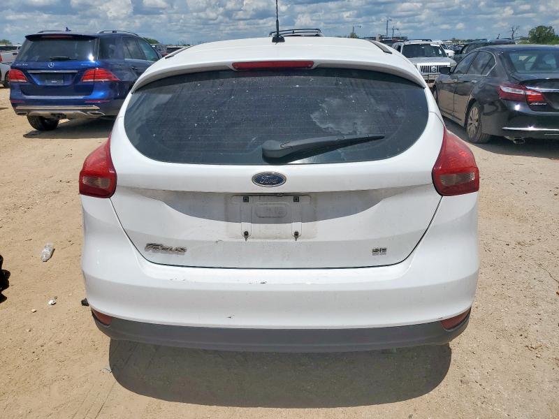 1FADP3K24JL321932 - 2018 FORD FOCUS SE 白色 照片 6