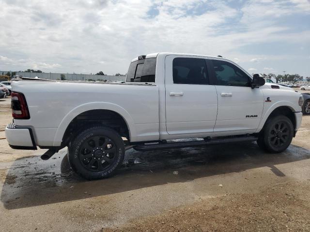 3C6UR5FL1NG108790 - 2022 RAM 2500 LARAMIE WHITE photo 3