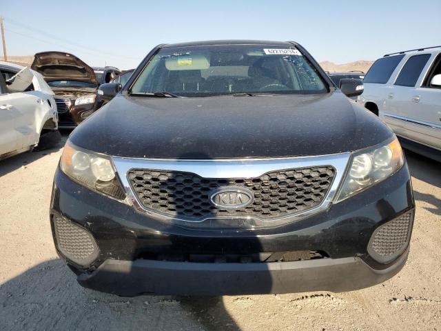 5XYKT3A10BG064366 - 2011 KIA SORENTO BASE BLACK photo 5