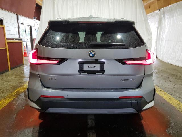 WBX73EF02P5W80638 - 2023 BMW X1 XDRIVE28I SILVER photo 6