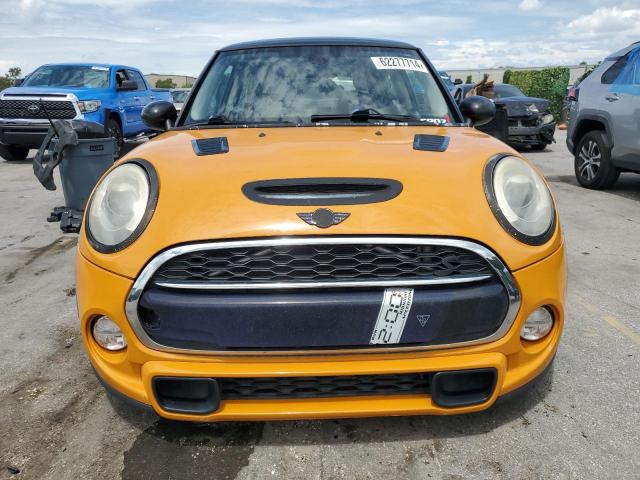 WMWXP7C52F2C60102 - 2015 MINI COOPER S YELLOW photo 5