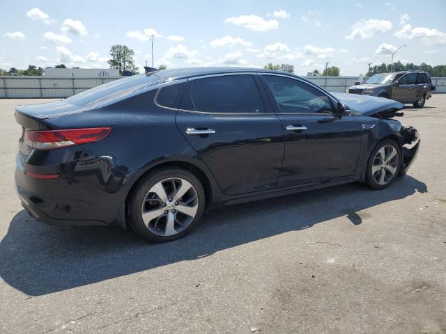 5XXGT4L33KG313385 - 2019 KIA OPTIMA LX BLACK photo 3