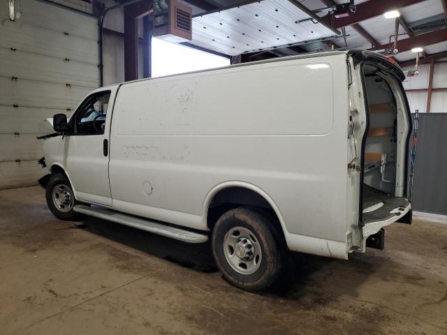 1GCWGAFP9N1224031 - 2022 CHEVROLET EXPRESS G2 WHITE photo 2