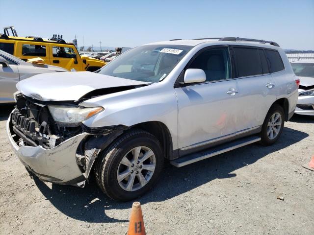 5TDBK3EH8DS240046 - 2013 TOYOTA HIGHLANDER BASE SILVER photo 1