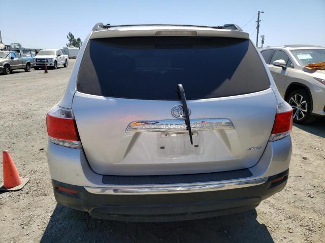 5TDBK3EH8DS240046 - 2013 TOYOTA HIGHLANDER BASE SILVER photo 6