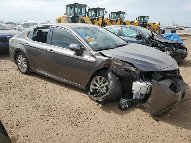 4T1C11AK3NU695652 - 2022 TOYOTA CAMRY LE CHARCOAL photo 4