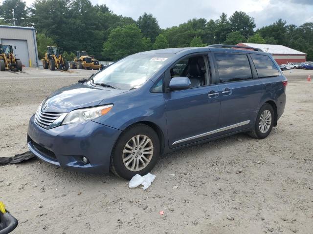 2016 TOYOTA SIENNA XLE, null