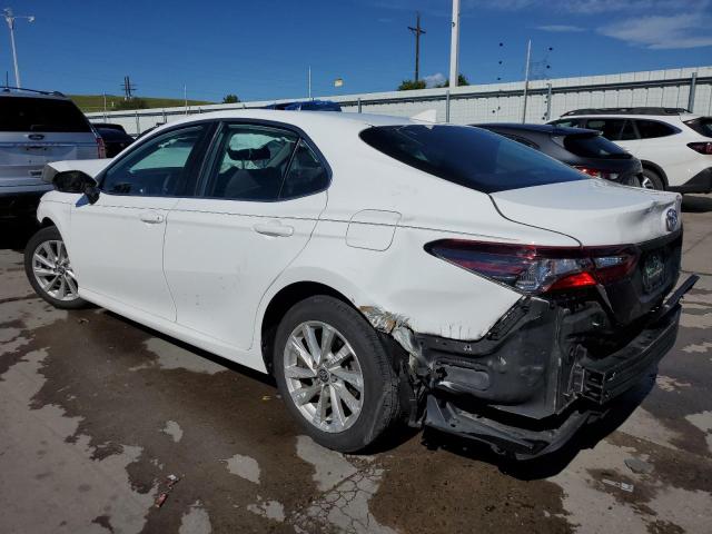 4T1C11BK1MU037289 - 2021 TOYOTA CAMRY LE WHITE photo 2