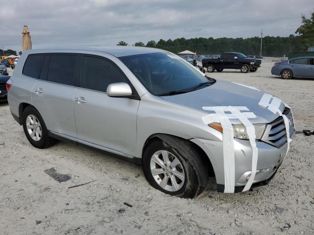 5TDZA3EH6DS043376 - 2013 TOYOTA HIGHLANDER BASE SILVER photo 4