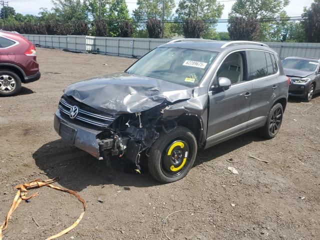 2013 VOLKSWAGEN TIGUAN S, null