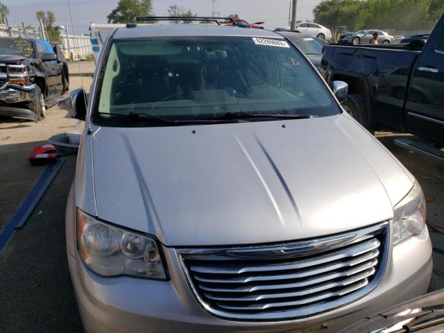 2C4RC1CG7CR345713 - 2012 CHRYSLER TOWN & COU TOURING L SILVER photo 5