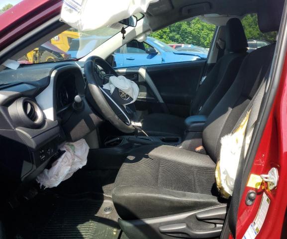 2T3BFREV2JW724673 - 2018 TOYOTA RAV4 LE أحمر صورة 7