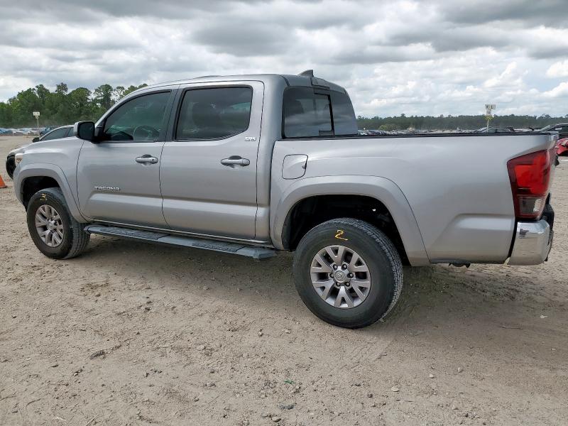 5TFAZ5CN6JX068360 - 2018 TOYOTA TACOMA DOUBLE CAB Серебристый фото 2