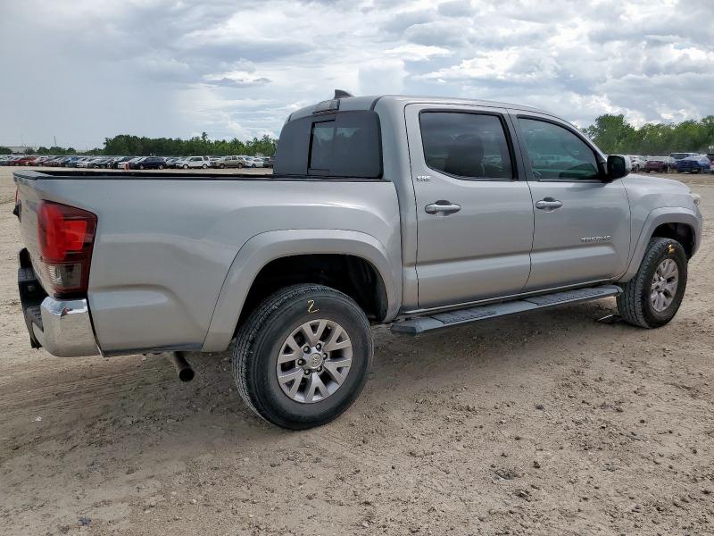 5TFAZ5CN6JX068360 - 2018 TOYOTA TACOMA DOUBLE CAB Серебристый фото 3