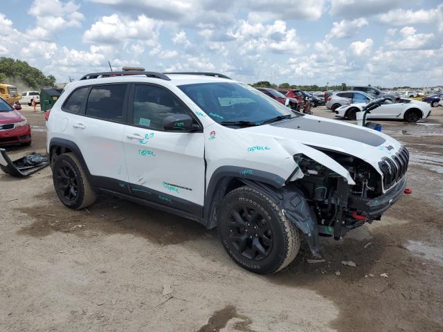 1C4PJMBS8HW652049 - 2017 JEEP CHEROKEE TRAILHAWK WHITE photo 4