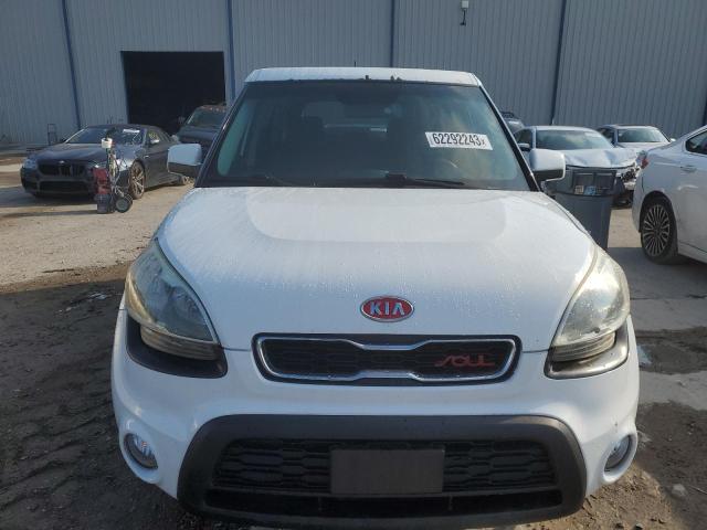 KNDJT2A56C7441161 - 2012 KIA SOUL WHITE photo 5