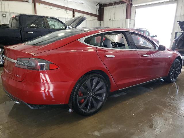 5YJSA1H20EFP66725 - 2014 TESLA MODEL S RED photo 3