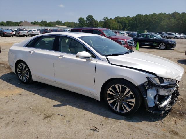 3LN6L5E9XKR627535 - 2019 LINCOLN MKZ RESERVE II WHITE photo 4