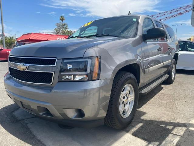 3GNFC16J58G195101 - 2008 CHEVROLET SUBURBAN C1500  LS GRAY photo 2