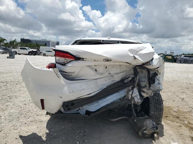 5YFEPMAE8NP313636 - 2022 TOYOTA COROLLA LE Blanco foto 6