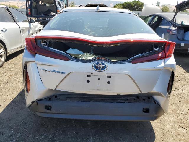 JTDKARFP4J3101959 - 2018 TOYOTA PRIUS PRIM SILVER photo 6