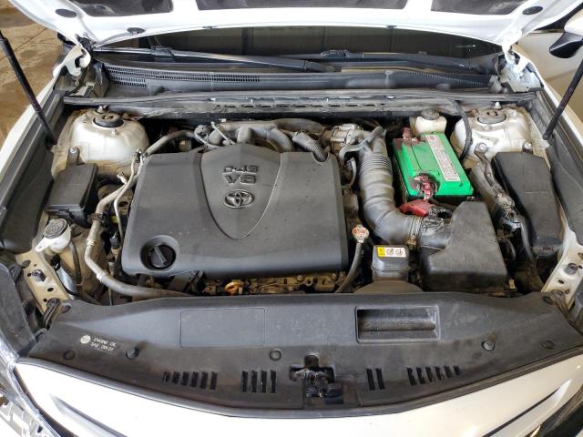4T1BZ1HK1JU009449 - 2018 TOYOTA CAMRY XSE WHITE photo 11