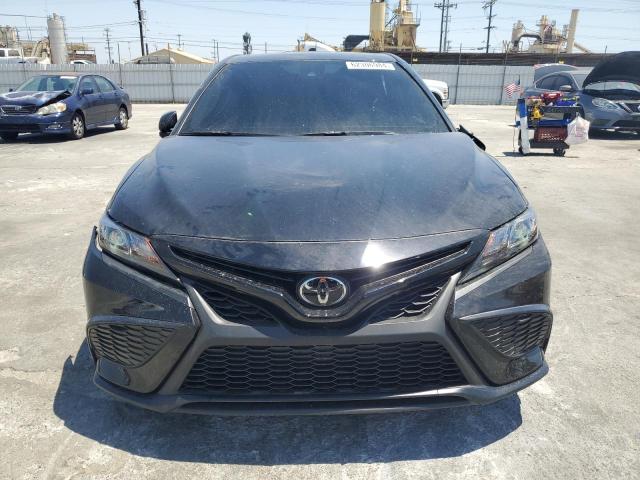 4T1G11AKXRU915053 - 2024 TOYOTA CAMRY SE NIGHT SHADE BLACK photo 5