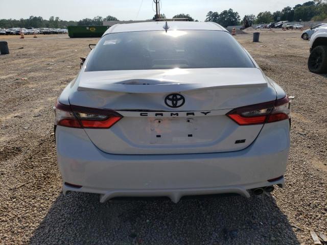 4T1G11AK7PU094863 - 2023 TOYOTA CAMRY SE NIGHT SHADE WHITE photo 6