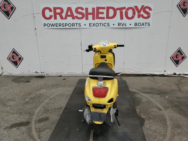 ZAPM448F975012262 - 2007 VESPA LX 150 YELLOW photo 4