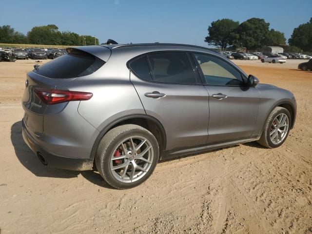 ZASFAKNN6J7B94492 - 2018 ALFA ROMEO STELVIO TI SPORT GRAY photo 3