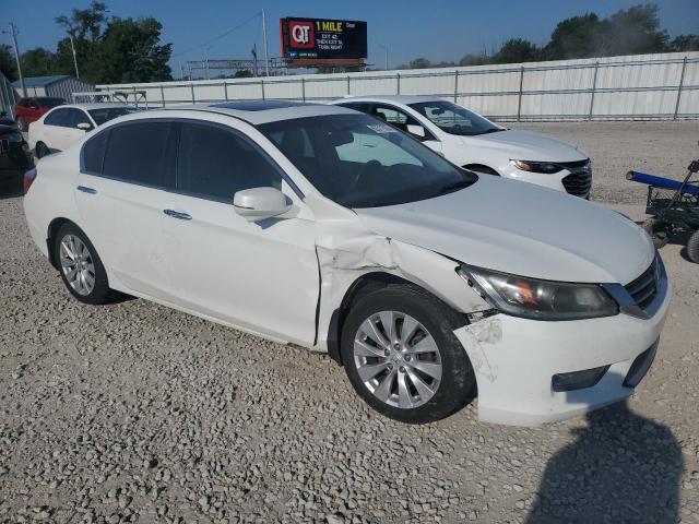 1HGCR2F8XFA113440 - 2015 HONDA ACCORD EXL WHITE photo 4