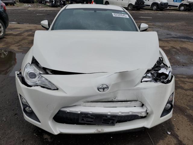 JF1ZNAA1XG8700292 - 2016 TOYOTA SCION FR-S WHITE photo 5