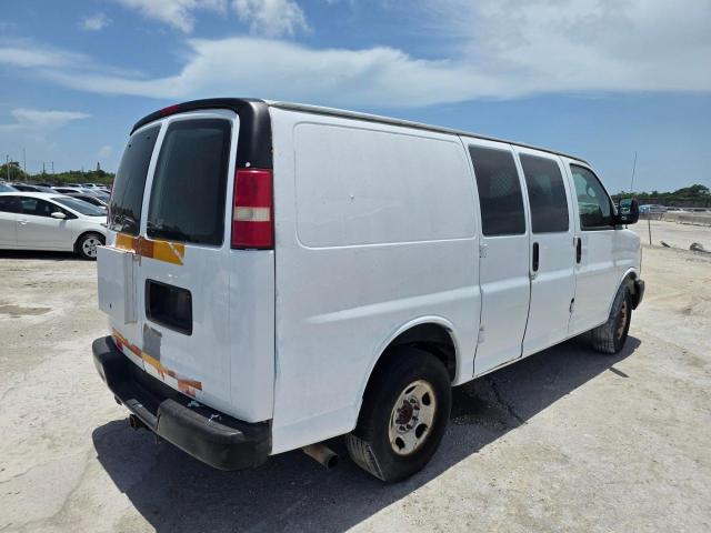1GCHG35K481164917 - 2008 CHEVROLET EXPRESS G3 WHITE photo 3