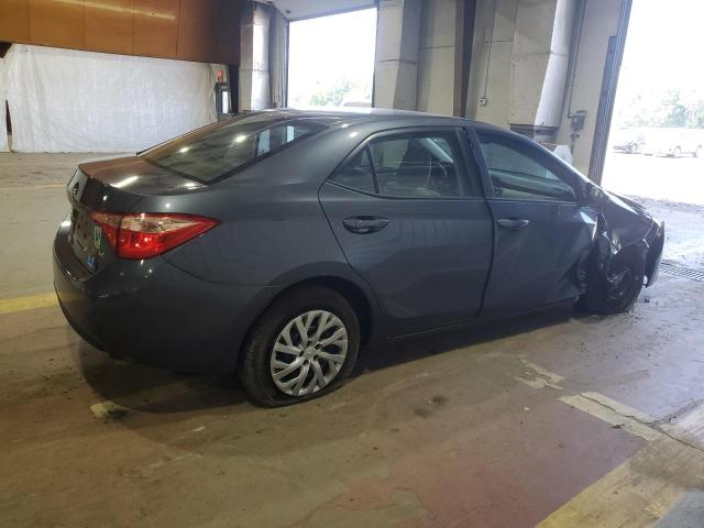 2T1BURHE9JC049075 - 2018 TOYOTA COROLLA L GRAY photo 3