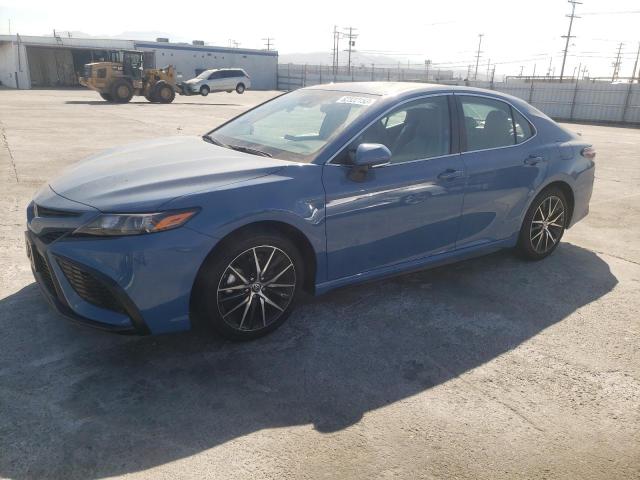 4T1G11AK0PU153025 - 2023 TOYOTA CAMRY SE NIGHT SHADE BLUE photo 1