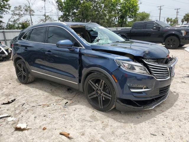 5LMCJ2C90HUL47504 - 2017 LINCOLN MKC SELECT أزرق صورة 4