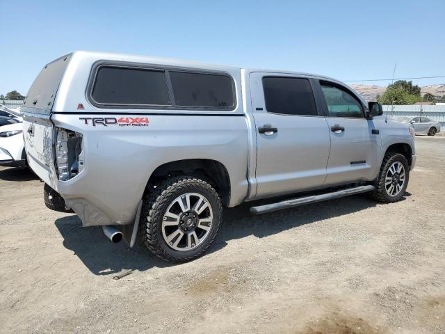 5TFDY5F17FX439106 - 2015 TOYOTA TUNDRA CREWMAX SR5 SILVER photo 3