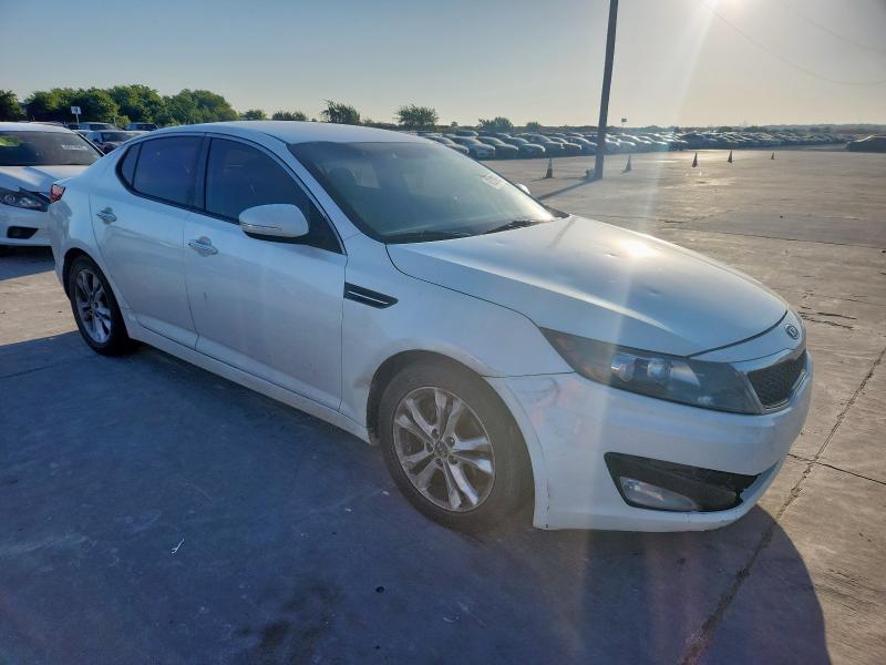 KNAGN4A79B5145575 - 2011 KIA OPTIMA EX WHITE photo 4
