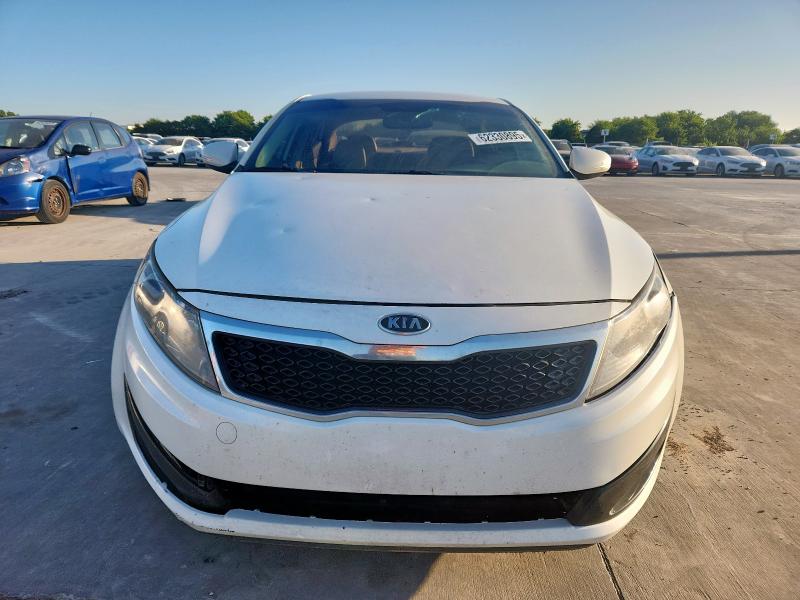 KNAGN4A79B5145575 - 2011 KIA OPTIMA EX WHITE photo 5