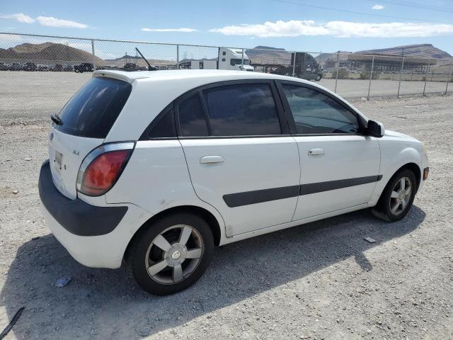 KNADE163566078318 - 2006 KIA RIO 5 WHITE photo 3